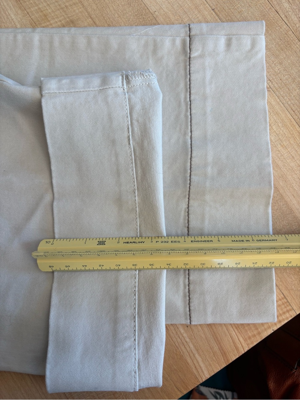 NWT-Bagatelle Cropped Wide Leg Pants in Light Tan with Contrast Stitching - Picture 6 of 7